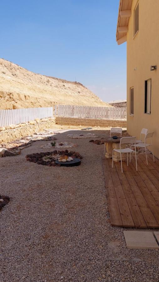הבית ליד המצוק By The Cliff Mitzpe Ramon Exterior foto